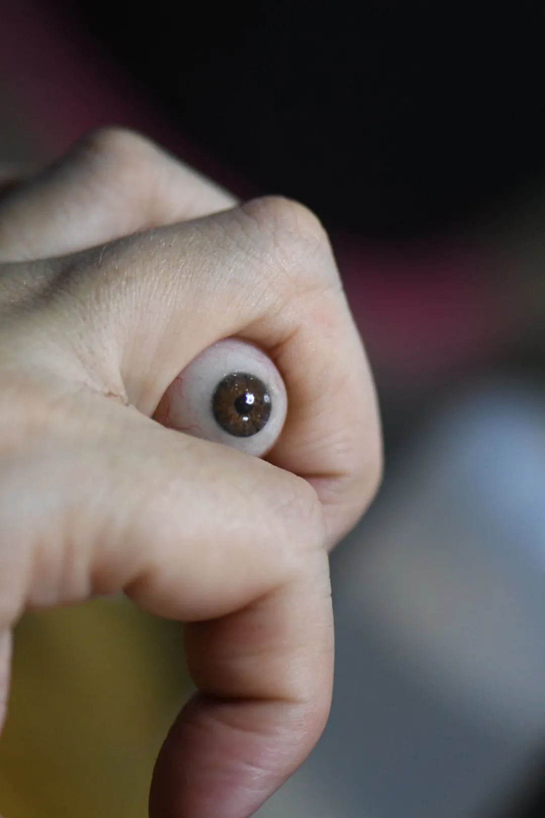 又見“陰間設(shè)計(jì)”！西班牙河道驚現(xiàn)人頭雕像~(圖16)